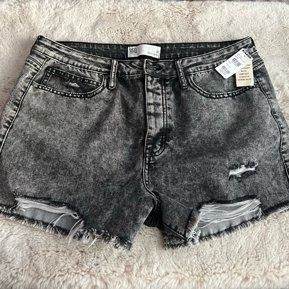 RSQ Vintage High Rise Women’s black ripped denim shorts size 33 NWT